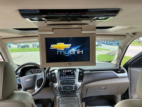 Used 2016 Chevrolet Suburban LTZ AWD/4WD image 12