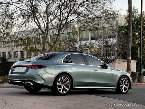 Used 2025 Mercedes-Benz E 350 4MATIC Sedan image 5