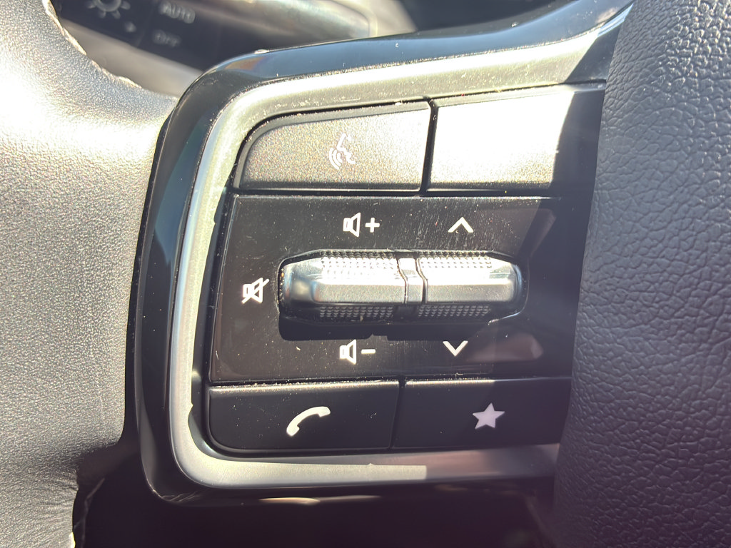 Used 2025 Kia Sorento S FWD image 36
