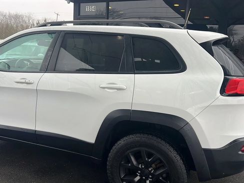 Used 2015 Jeep Cherokee Trailhawk w/ Comfort/Convenience Group image 11