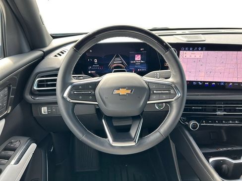 Certified 2025 Chevrolet Traverse High Country FWD image 13