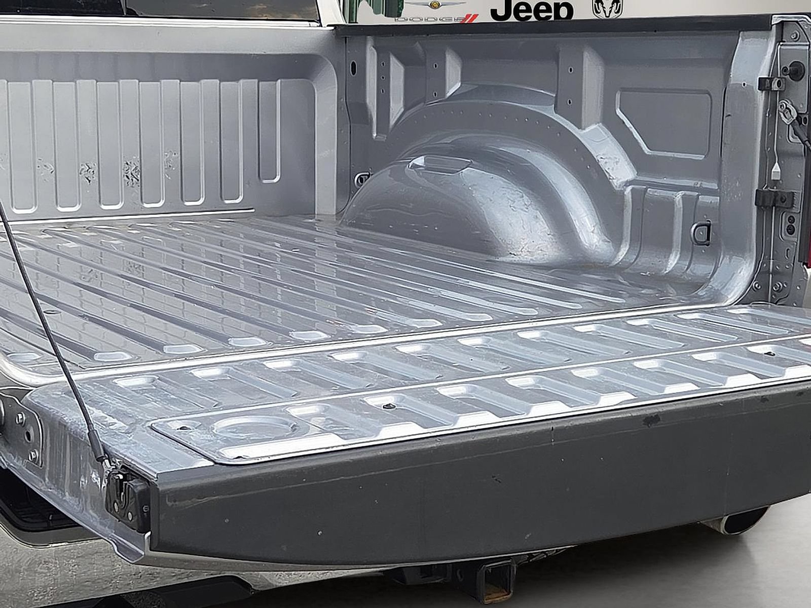 Used 2025 RAM 1500 Big Horn AWD/4WD image 9