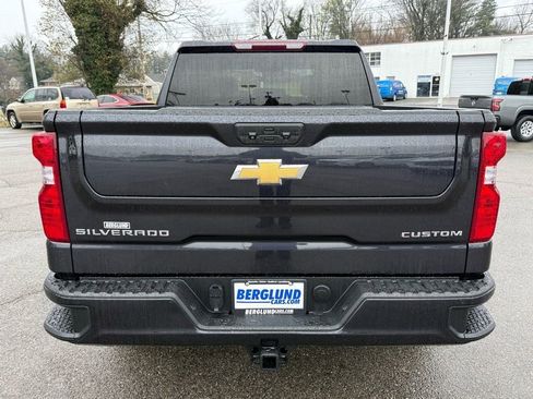 Used 2022 Chevrolet Silverado 1500 Custom image 5