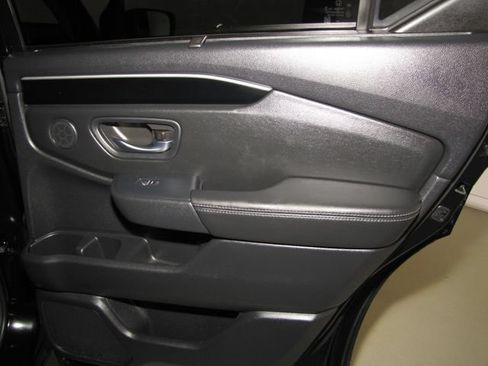 Certified 2025 Honda Pilot EX-L image 18