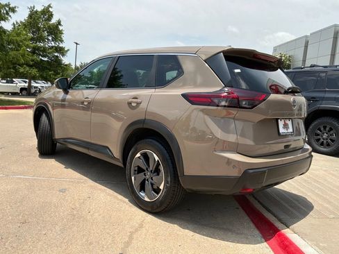 Used 2025 Nissan Rogue SV FWD image 8