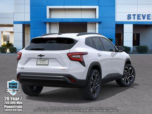 New 2026 Chevrolet Trax RS w/ Sunroof Package image 4