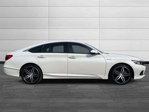 Used 2021 Honda Accord Touring image 2