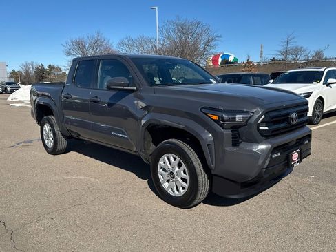 Used 2024 Toyota Tacoma SR5 image 9