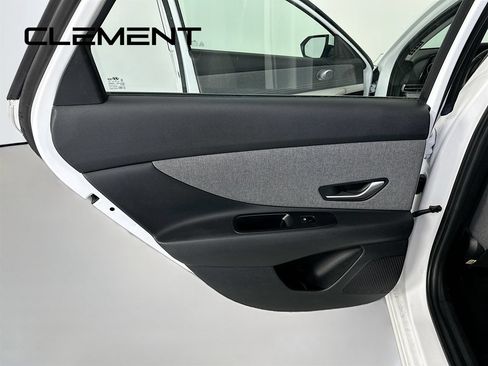 Used 2024 Hyundai Elantra Limited FWD image 32