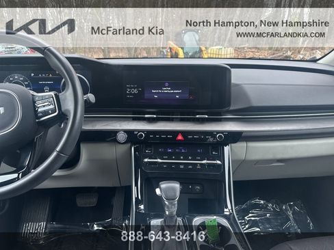 Used 2024 Kia Carnival SX FWD image 19