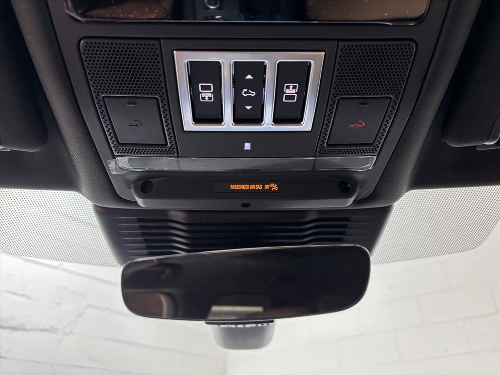 New 2026 Land Rover Discovery Limited Edition AWD/4WD image 12
