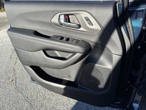 New 2025 Chrysler Pacifica Select image 15