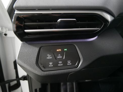 Used 2024 Volkswagen ID.4 Pro S image 26