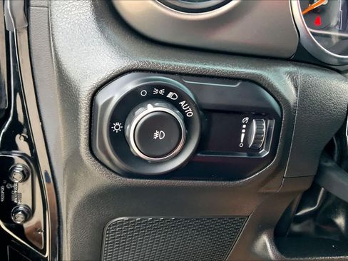 Used 2023 Jeep Wrangler Unlimited Sport AWD/4WD image 33