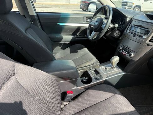 Used 2011 Subaru Legacy 2.5i Premium AWD/4WD image 2