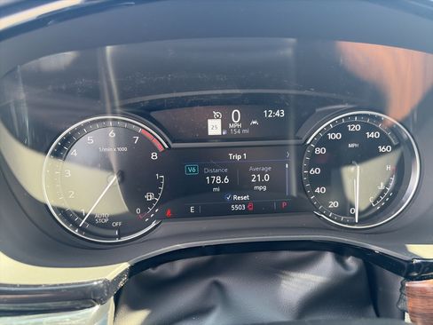 Used 2025 Cadillac XT5 Premium Luxury FWD image 39