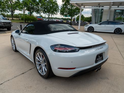 Used 2024 Porsche 718 Boxster S RWD image 3