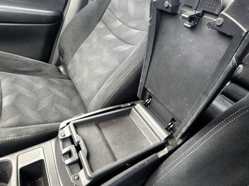 Used 2016 Nissan Rogue S image 31