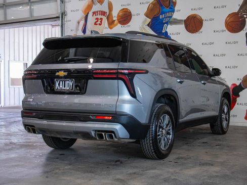 Used 2024 Chevrolet Traverse LT image 26