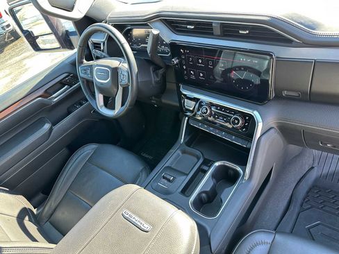 Certified 2024 GMC Sierra 2500 Denali AWD/4WD image 11