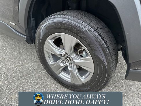 Used 2024 Toyota RAV4 LE image 29