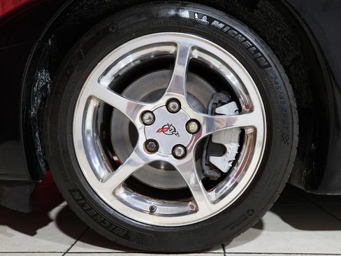 Used 2002 Chevrolet Corvette Convertible RWD image 7