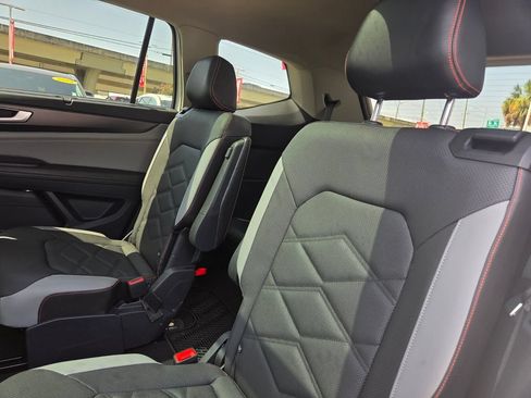Used 2024 Volkswagen Atlas Peak Edition SE AWD/4WD image 25