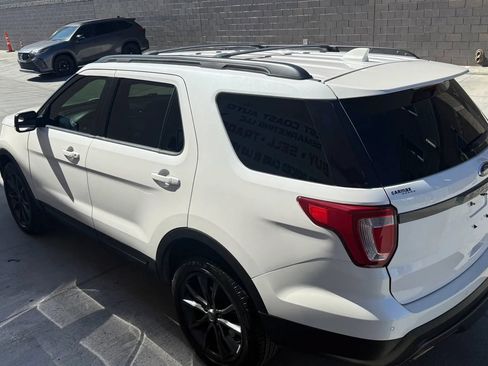 Used 2017 Ford Explorer XLT w/ Equipment Group 202A AWD/4WD image 7