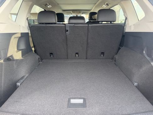 Used 2021 Volkswagen Tiguan SE w/ Panoramic Sunroof Package AWD/4WD image 16