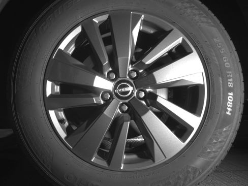 Used 2024 Nissan Pathfinder S FWD image 14