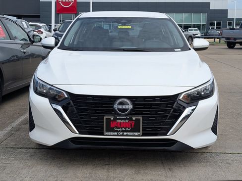 Used 2024 Nissan Sentra SV FWD image 6