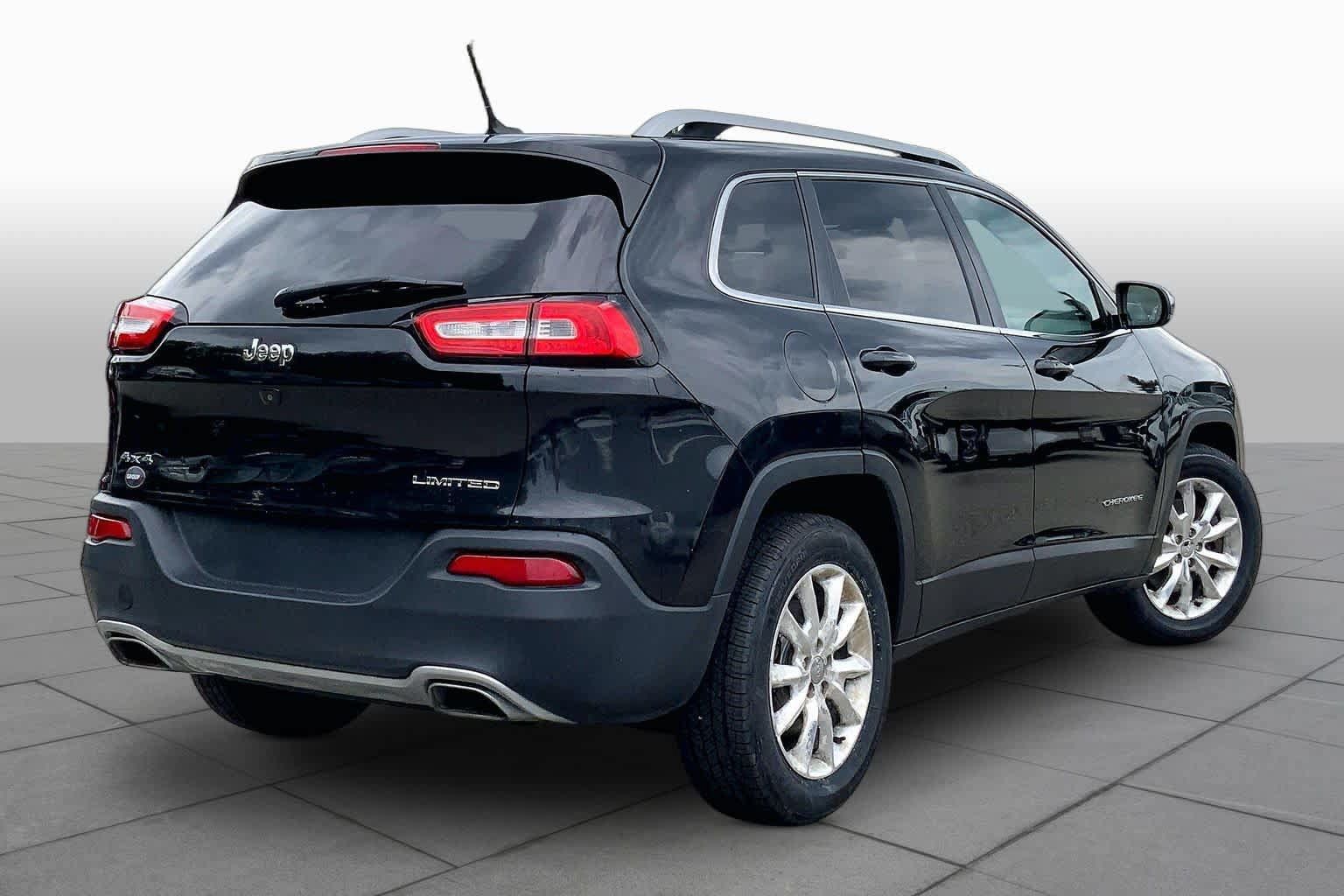 Used 2015 Jeep Cherokee Limited AWD/4WD image 13