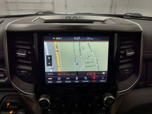 Used 2019 RAM 1500 Laramie AWD/4WD image 25