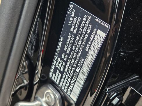 New 2026 Porsche Macan image 30