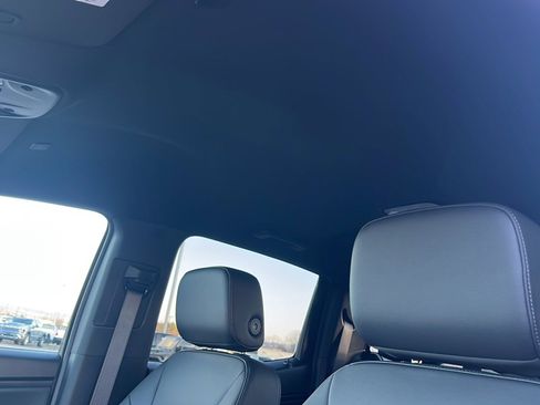 Used 2025 GMC Canyon Elevation w/ Convenience Package image 17