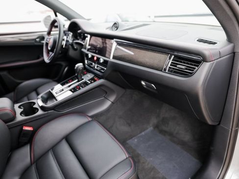 New 2026 Porsche Macan GTS AWD/4WD image 27