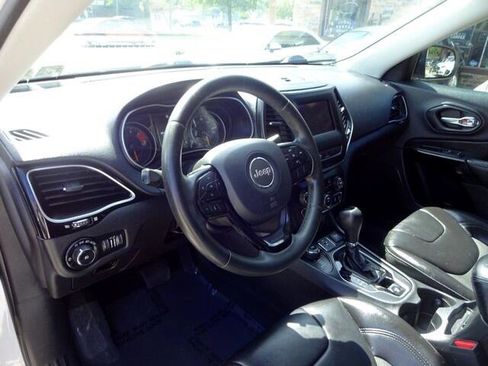 Used 2020 Jeep Cherokee Latitude Plus image 25