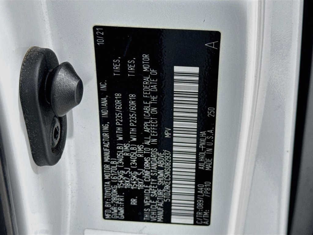 Used 2022 Toyota Sienna Limited FWD image 44