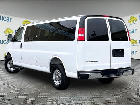 Used 2025 Chevrolet Express 3500 LT w/ LT Preferred Equipment Group RWD image 4