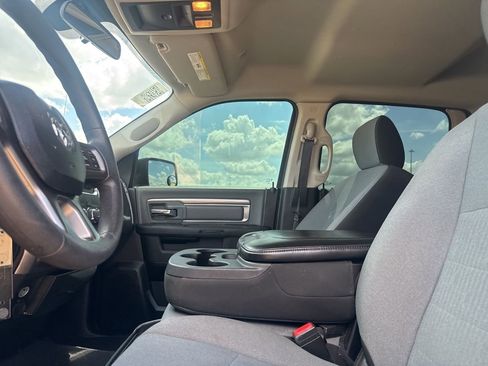 Used 2021 RAM 1500 Classic SLT image 40