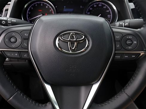 Certified 2020 Toyota Camry XLE image 15