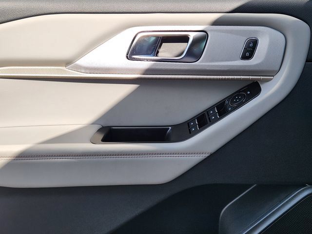 New 2026 Ford Explorer Active w/ Active Comfort Package RWD image 23