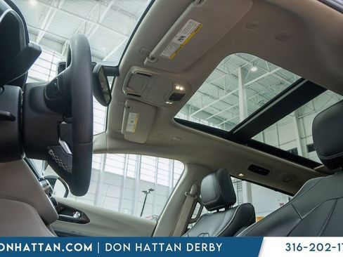 Used 2023 Chrysler Pacifica Limited image 53