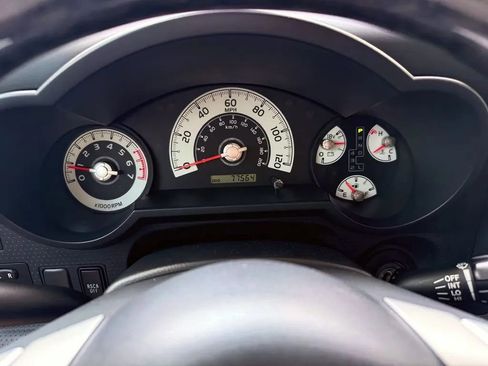 Used 2013 Toyota FJ Cruiser 4WD image 14