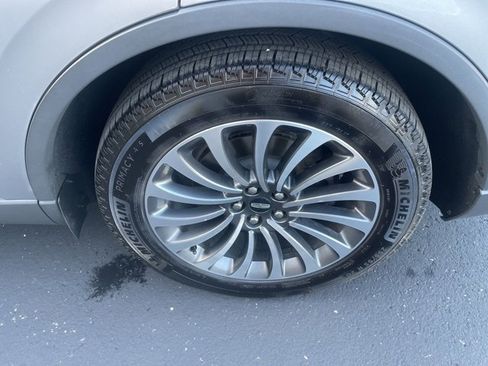 Used 2021 Lincoln Aviator Reserve w/ Equipment Group 201A image 17