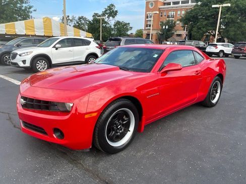 Used 2011 Chevrolet Camaro LS RWD image 3