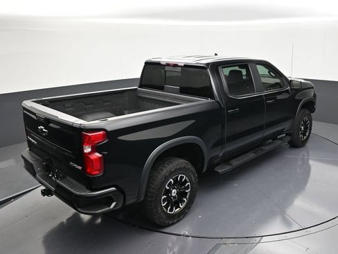 Used 2024 Chevrolet Silverado 1500 ZR2 w/ Technology Package image 16