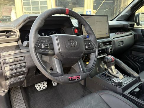Used 2025 Toyota Tacoma TRD Pro image 15