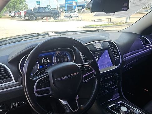 Used 2022 Chrysler 300 Touring w/ Sport Appearance Package RWD image 15