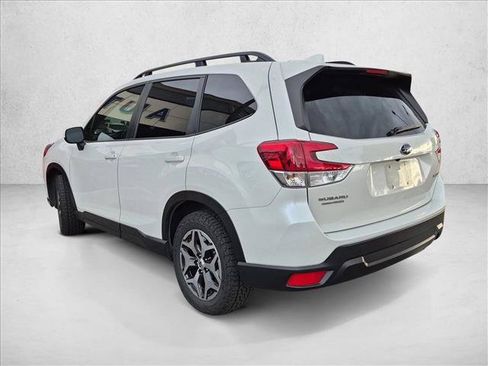 Used 2023 Subaru Forester Premium AWD/4WD image 7